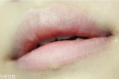 煙熏妝攻略，教你點(diǎn)不一樣的