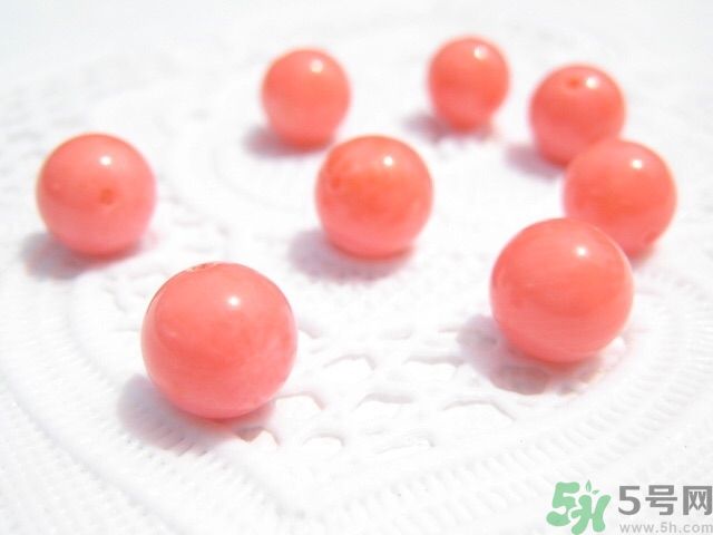 冬季化妝用什么唇色？唇色就用珊瑚色