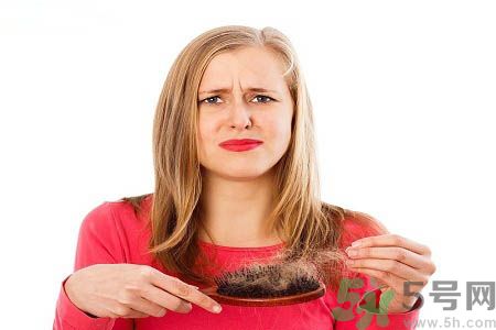 女性掉頭發(fā)很厲害是什么原因？掉頭發(fā)怎么辦？