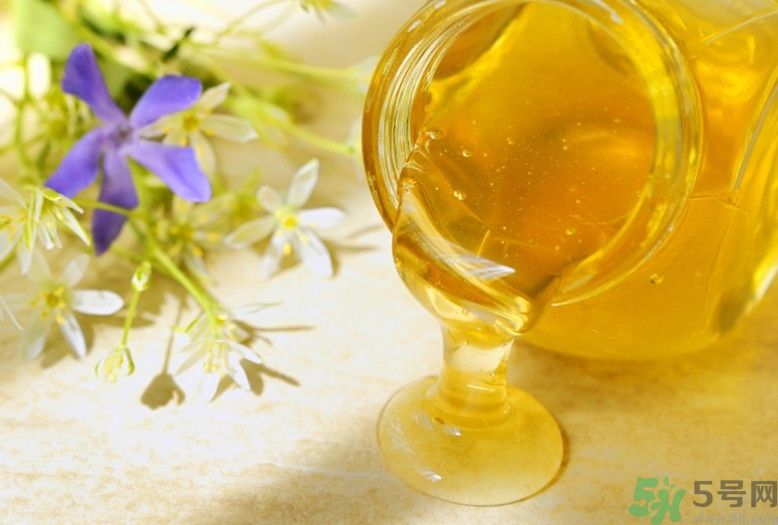 寶寶能吃蜂蜜嗎？怎么給寶寶吃蜂蜜才好？