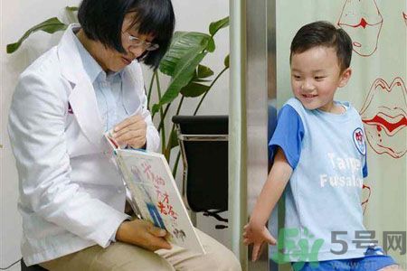 口吃是結(jié)巴嗎？口吃怎么辦能矯正嗎？