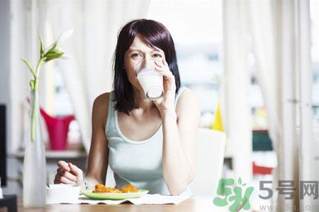降低膽固醇的方法有哪些？降低膽固醇吃什么好？