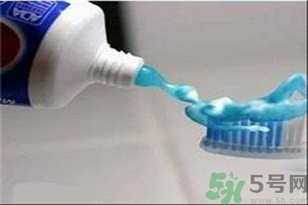 牙膏可以祛痘嗎？牙膏可以祛黑頭嗎？