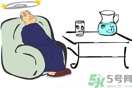 低血糖有什么癥狀？低血糖吃什么好得快？