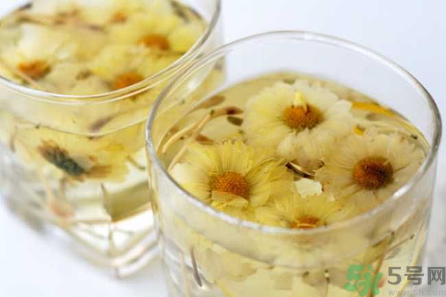 春天喝菊花茶好嗎？女性春天喝什么茶最好？