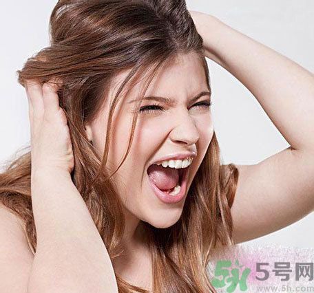 頭發(fā)分叉怎么辦？頭發(fā)油怎么辦？