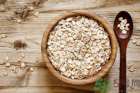 長痘痘肌膚干燥怎么辦？肌膚干燥吃什么食物好？