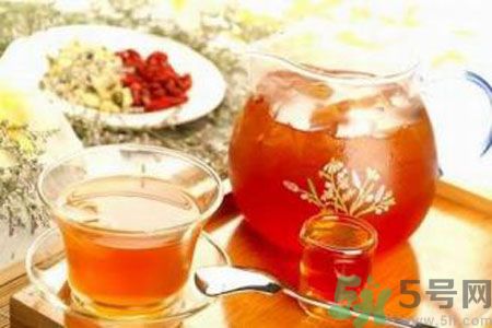 枸杞泡水有什么害處？枸杞泡水喝有什么好處？