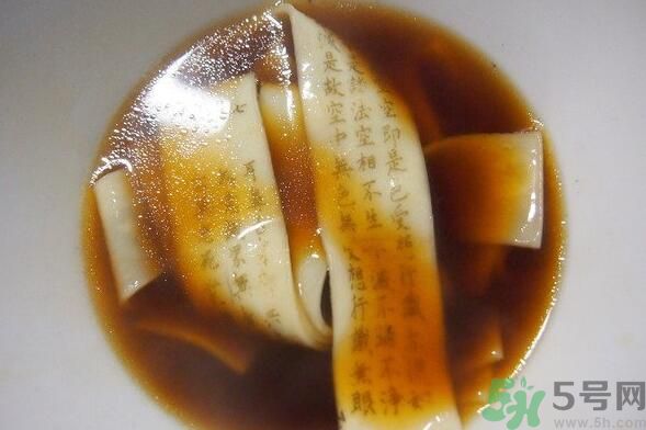 可食用的經(jīng)書烏龍面怎么做？可食用的經(jīng)書烏龍面是什么面？