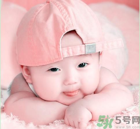 爸爸能單獨(dú)照顧寶寶嗎？爸爸怎樣照顧寶寶？
