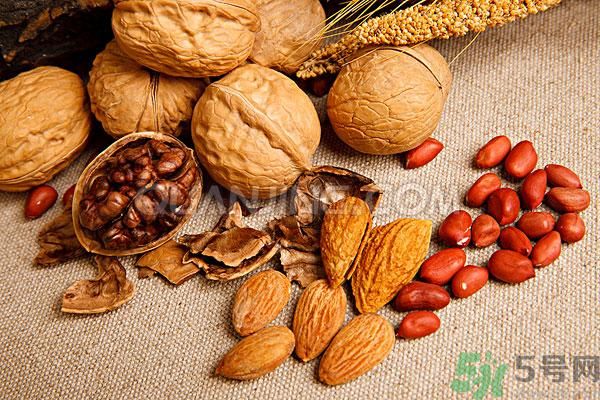 吃新鮮水果能抗皺嗎？防皺紋要吃什么？