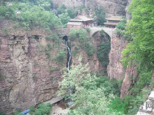 北京過(guò)山車懸掛高空 出門游玩注意事項(xiàng)有哪些？