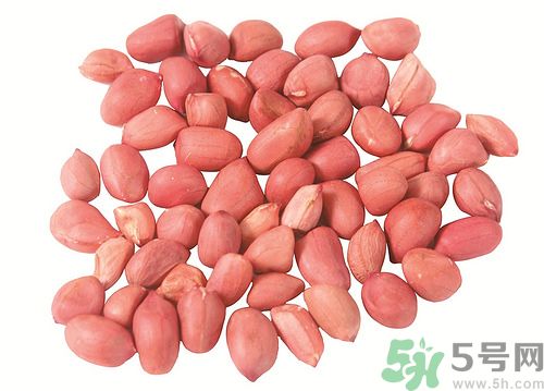 花生皮能不能吃？花生能和螃蟹一起吃嗎？