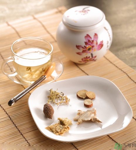 月經(jīng)有血塊是怎么回事？月經(jīng)有血塊怎么調(diào)理？