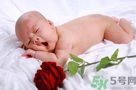 寶寶趴著睡覺好嗎？寶寶趴著睡覺是怎么回事？