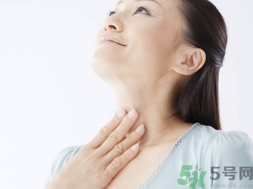 ?17歲女生有喉結(jié)正常嗎？17歲女生喉結(jié)突出怎么辦？