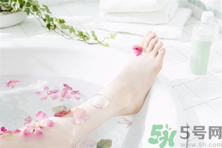 經(jīng)期可以洗澡嗎？經(jīng)期可以洗頭嗎？