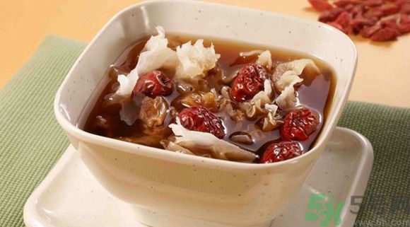 貧血吃什么補(bǔ)血？貧血吃阿膠好嗎？