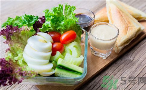 吃什么食物容易得腎結(jié)石？腎結(jié)石不能吃什么？