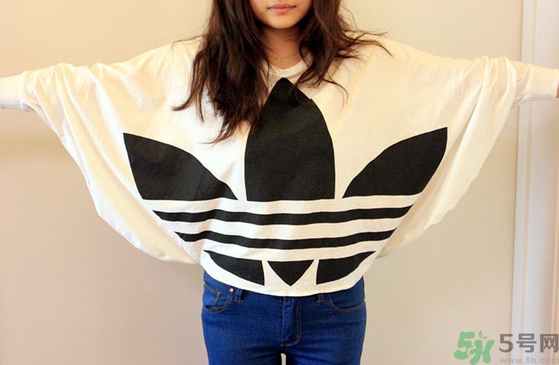 長(zhǎng)得胖女生怎么穿衣服顯瘦？胖女孩穿什么褲子好？