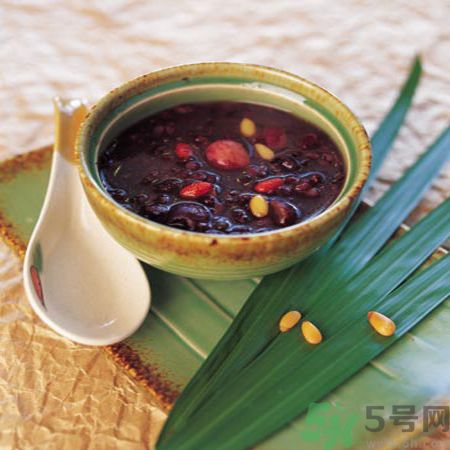 補(bǔ)血的粥有哪些？補(bǔ)血的粥怎么做？
