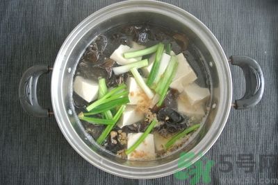 黑木耳可以治便秘嗎？黑木耳有什么食療的方法？