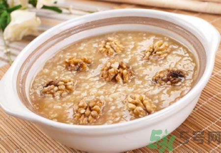 春季怎么護(hù)膚？春季護(hù)膚吃什么？