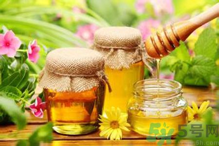 胃潰瘍可以喝蜂蜜嗎？服用蜂蜜要注意什么？