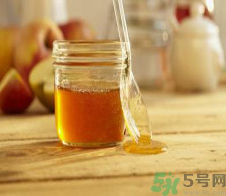 胃潰瘍可以喝蜂蜜嗎？服用蜂蜜要注意什么？