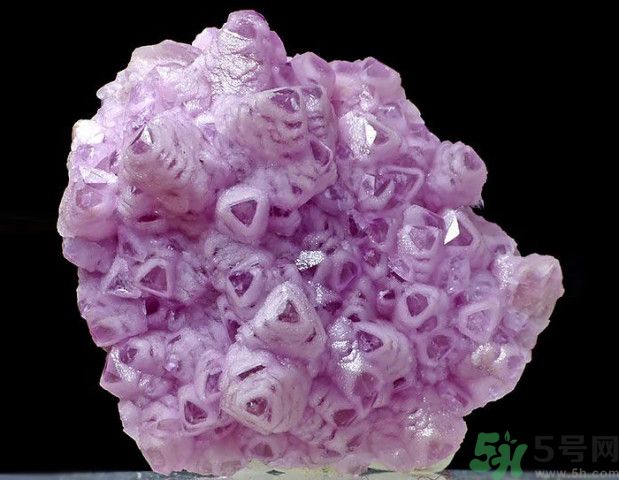 三生石是真的嗎？三生石能保佑姻緣嗎？