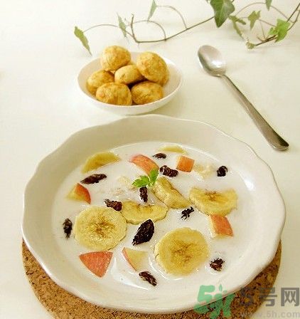 牛奶能和獼猴桃一起吃嗎？牛奶不能和什么一起吃？