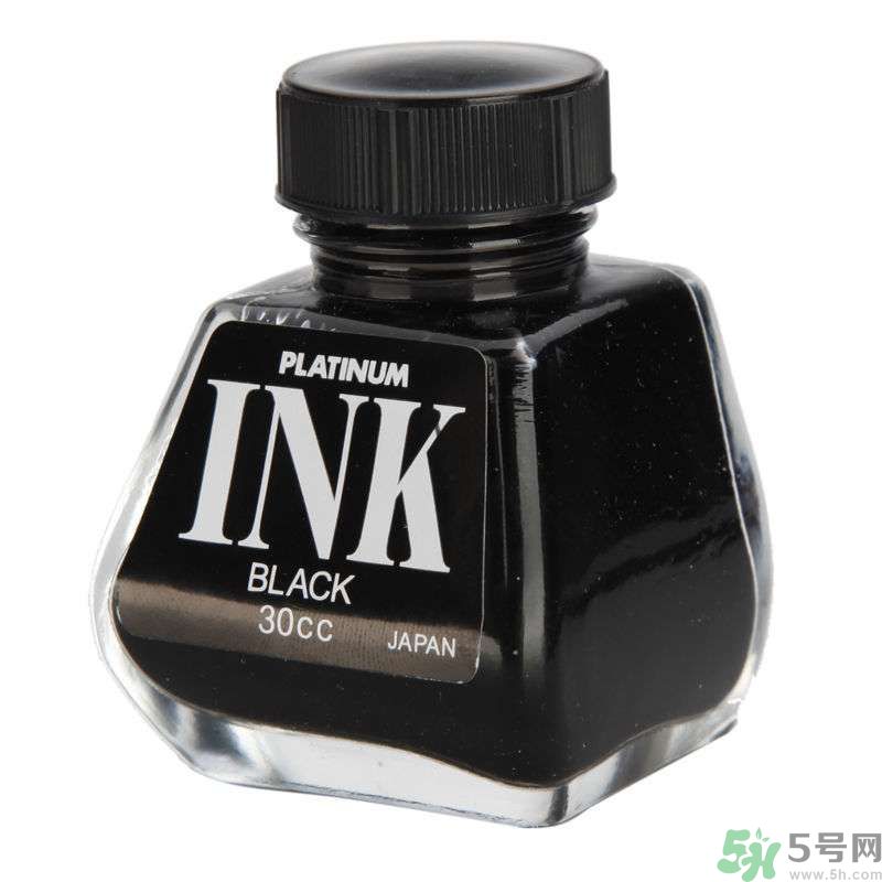 往同學(xué)保溫杯中倒墨汁 誤食墨水怎么辦？
