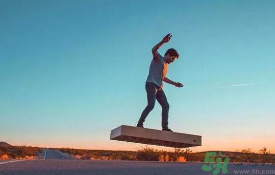 Hoverboard懸浮滑板國內(nèi)多少錢？懸浮滑板在哪可以買？