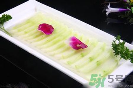 冬瓜可以去眼袋嗎？冬瓜怎么去眼袋？