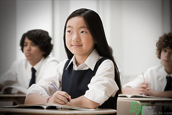 高中生上課容易走神怎么辦？高中生上課如何提高注意力？