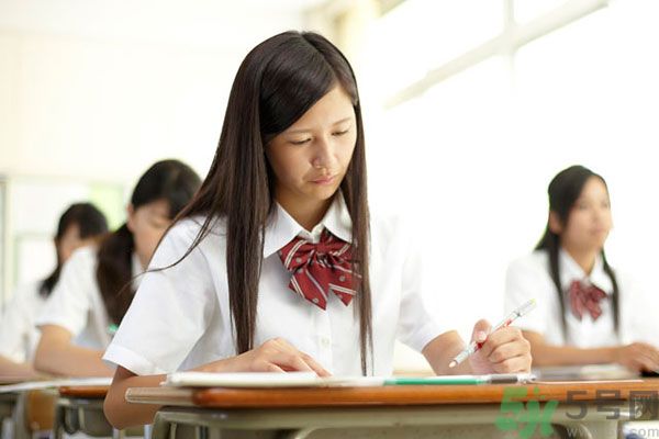 高中生上課容易走神怎么辦？高中生上課如何提高注意力？