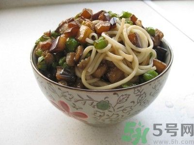茄子肉丁打鹵面怎么做？茄子肉丁打鹵面好吃嗎？
