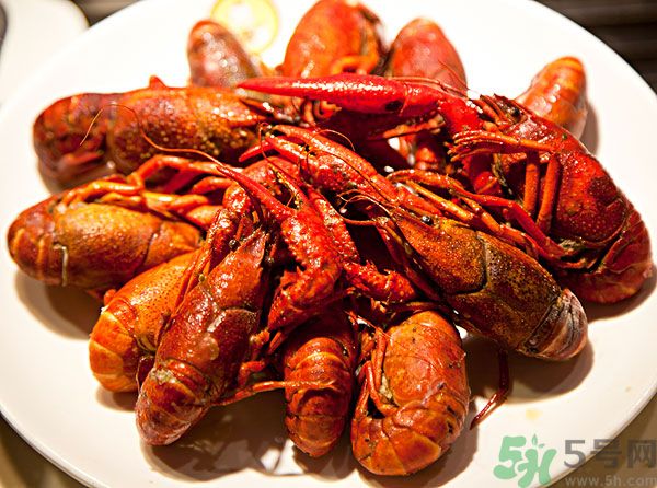 油燜大蝦蝦皮能吃嗎？油燜大蝦能全部吃掉嗎？