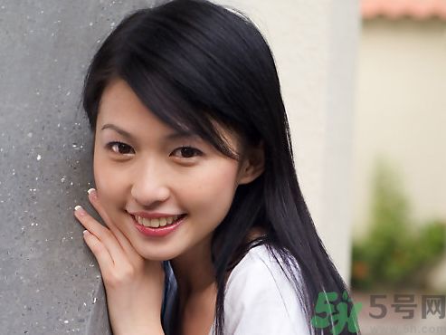 女子被針扎一下倒地身亡 毒狗針會(huì)致人死亡嗎？
