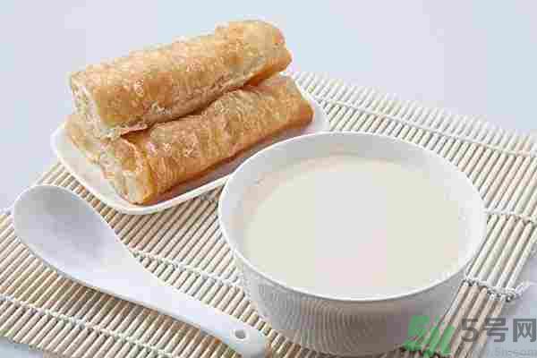 早餐吃面還是包子比較好？早餐吃包子和面健康嗎？