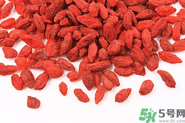 枸杞可以長時(shí)間燉煮嗎？枸杞有什么功效？