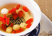 枸杞可以長(zhǎng)時(shí)間燉煮嗎？枸杞有什么功效？