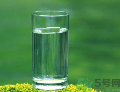 白開水隔幾天還能喝嗎？喝白開水要注意什么？
