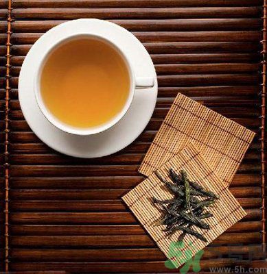 感冒的時(shí)候能喝苦丁茶嗎？感冒為什么不能喝苦丁茶？