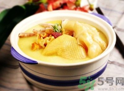 燉雞湯用冷水還是熱水？雞湯用冷水可以嗎？