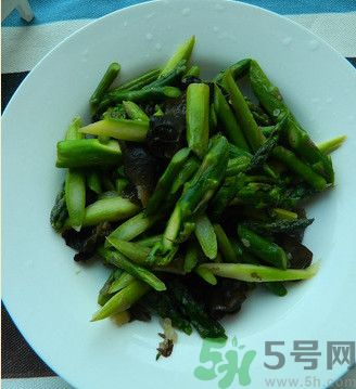 蘆筍和洋蔥能一起吃嗎？蘆筍和洋蔥怎么炒好吃？