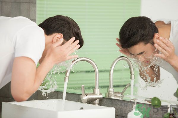 大寶男士煥活保濕潔面啫喱怎么樣？