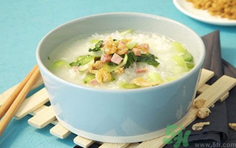吃湯泡飯傷胃嗎？湯泡飯有什么危害？