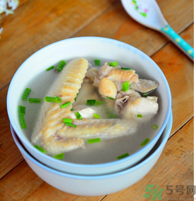 煲湯用什么鍋好？燉雞湯用什么鍋好呢？