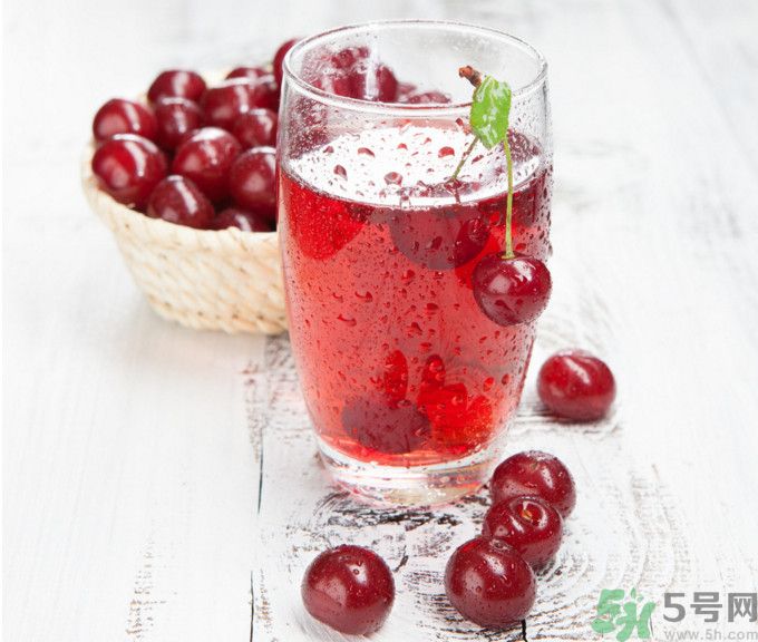 櫻桃泡酒能治療痛風(fēng)嗎？櫻桃泡酒能喝嗎？